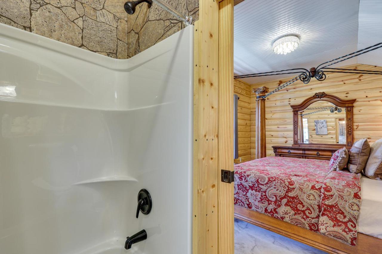Cliffside Eureka Springs Cabin With Beaver Lake View 외부 사진