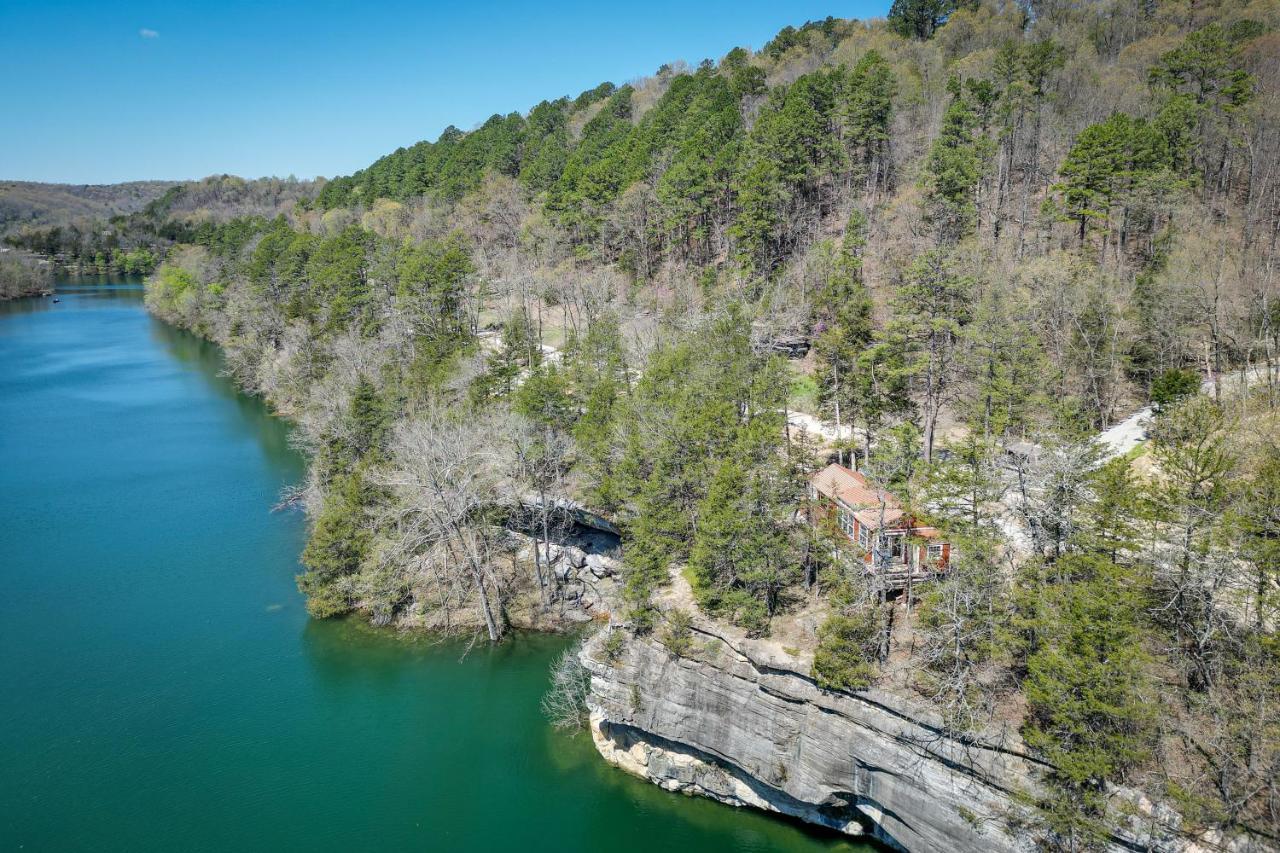 Cliffside Eureka Springs Cabin With Beaver Lake View 외부 사진