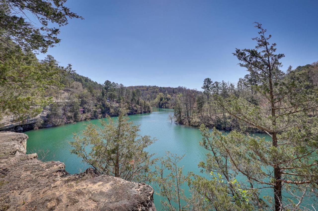 Cliffside Eureka Springs Cabin With Beaver Lake View 외부 사진